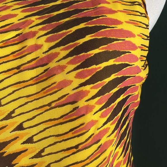 Yellow and chiffon sun Dress with round tassel detail, good dress for curves - Picture 4 of 8